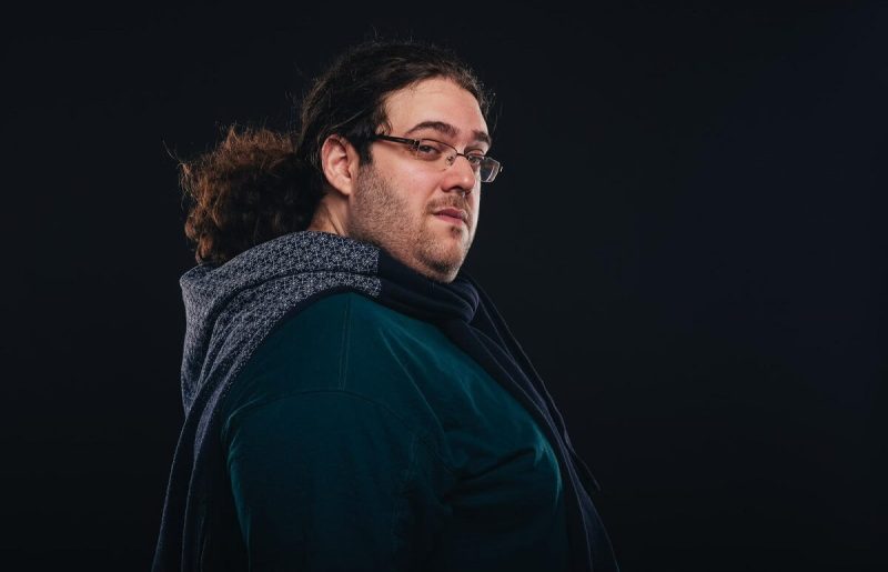 הראפר והשחקן איתי לוקץ': "הייתי קונה ממתקים באלפיים שקל. נרקומן של מתוק"