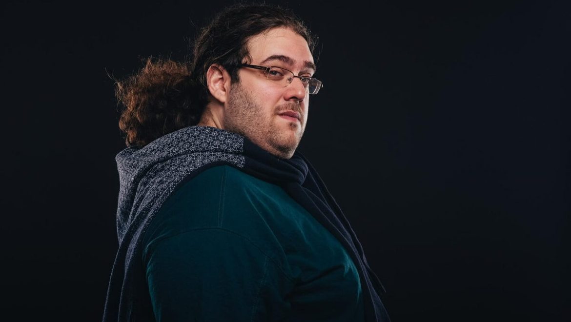 הראפר והשחקן איתי לוקץ': "הייתי קונה ממתקים באלפיים שקל. נרקומן של מתוק"