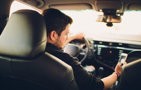 כמה מהנהגים שולחים הודעות טקסט בזמן נהיגה?