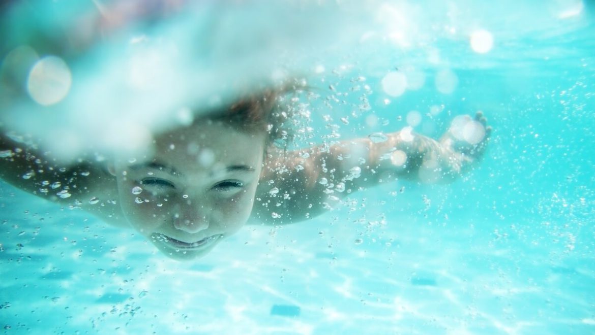 גאוני: חברה מבנימינה פיתחה מכשיר התראה לבריכות שחייה, למניעת טביעה