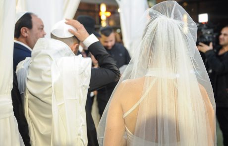 אל תלכו לרבנות בלעדיה: העמותה שמסייעת לישראלים להתחתן
