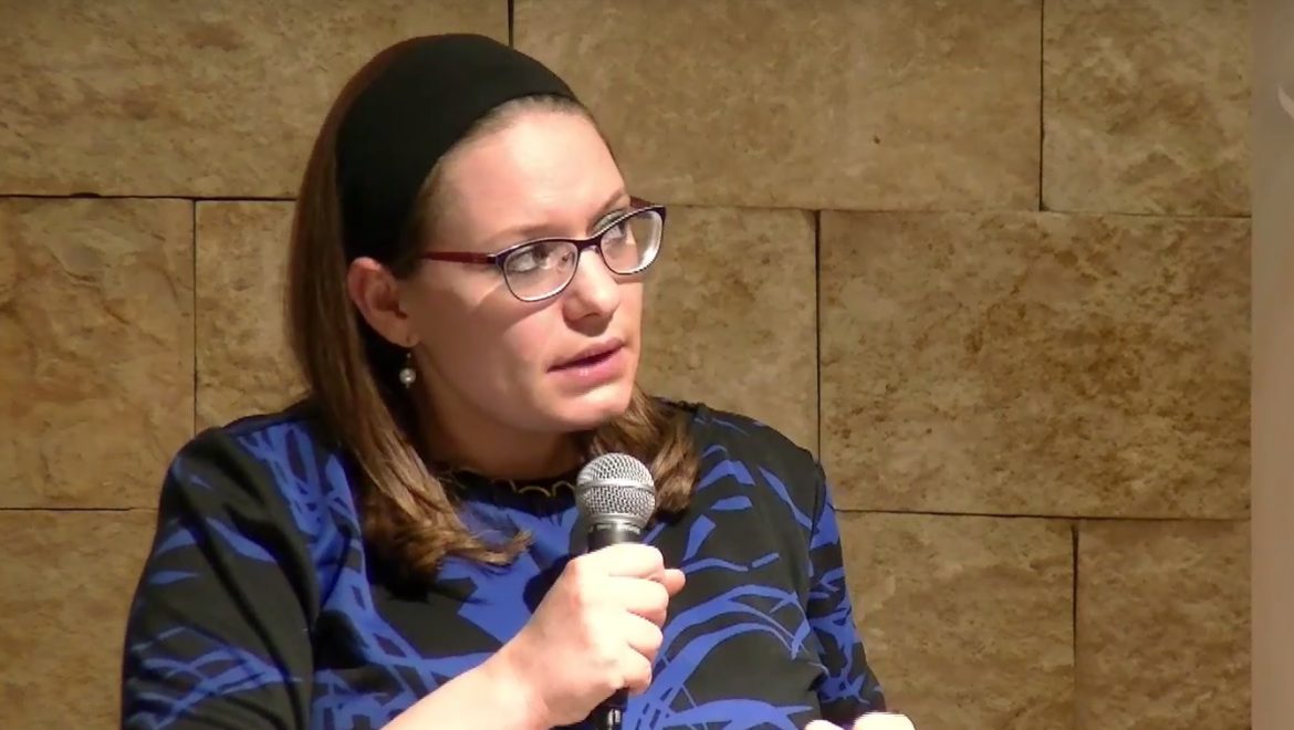 סיון רהב-מאיר בסדרת הרצאות חדשה בתל אביב, על פרשת השבוע ועולם התקשורת